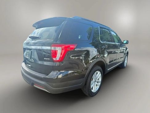 Used 2019 Ford Explorer XLT w/ Equipment Group 201A AWD/4WD image 9