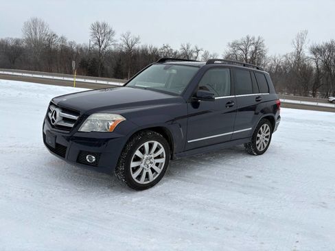 Used 2010 Mercedes-Benz GLK 350 4MATIC w/ Premium Pkg image 4