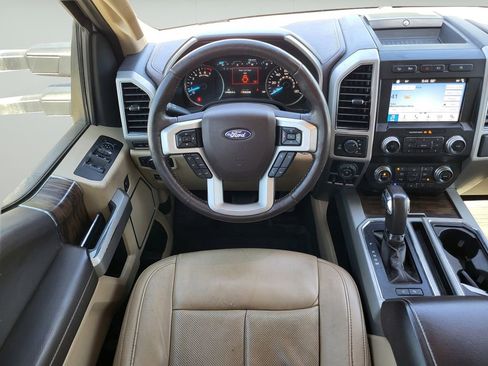 Used 2019 Ford F150 Lariat w/ Equipment Group 502A Luxury AWD/4WD image 19
