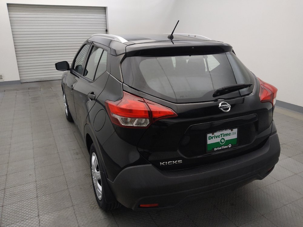 Used 2019 Nissan Kicks S FWD image 6