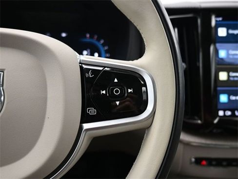 Used 2022 Volvo XC60 B6 Inscription w/ Advanced Package image 25