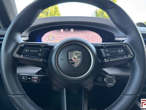 Used 2025 Porsche Macan Turbo Electric AWD/4WD image 28