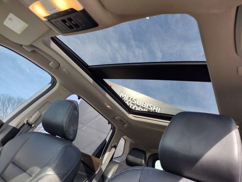 Used 2023 Nissan Rogue Platinum w/ Platinum Premium Package image 5