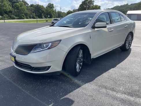 Used 2016 Lincoln MKS AWD w/ Equipment Group 101A image 5