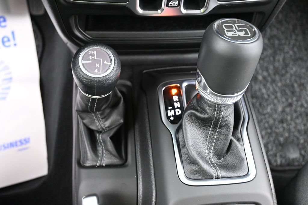 New 2026 Jeep Gladiator Sport AWD/4WD image 12