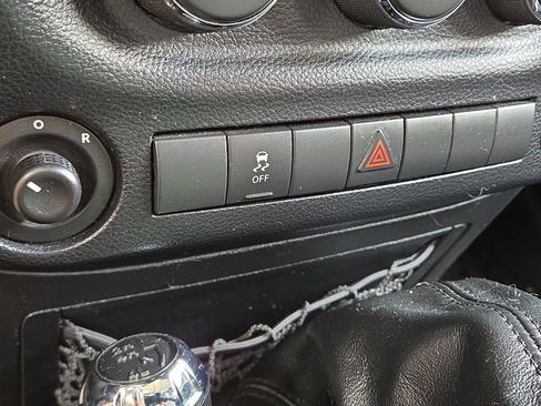 Used 2012 Jeep Wrangler Sport image 13