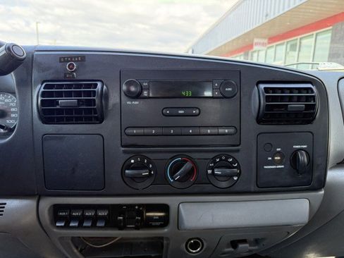 Used 2006 Ford F350 XL image 27