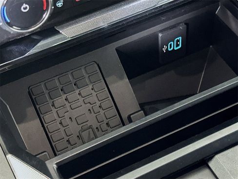 Used 2025 Ford F350 Lariat w/ Chrome Package image 32