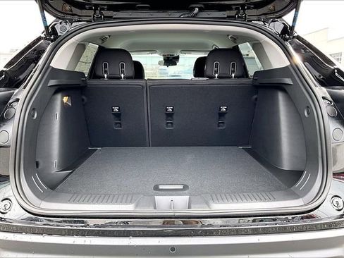 New 2026 Chevrolet Trax LS w/ LS Convenience Package FWD image 15