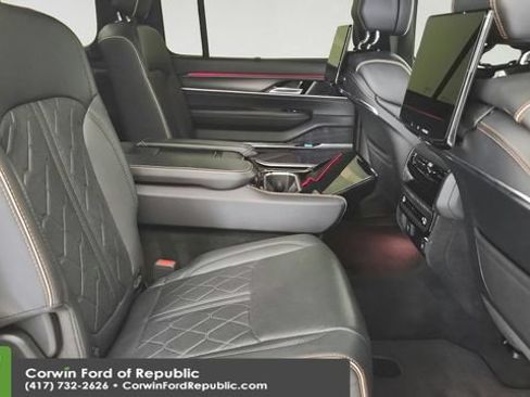 Used 2024 Jeep Grand Wagoneer Series III w/ Rear Seat Video Group 1 AWD/4WD image 29