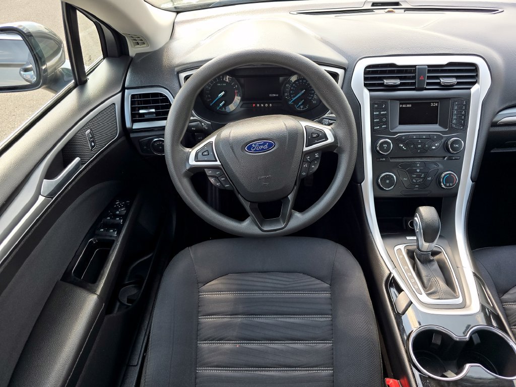 Used 2016 Ford Fusion SE FWD image 17