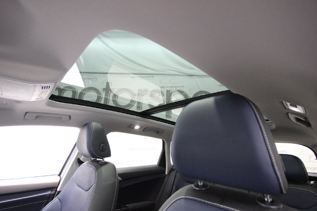 Used 2025 Volkswagen Taos SEL AWD/4WD image 28
