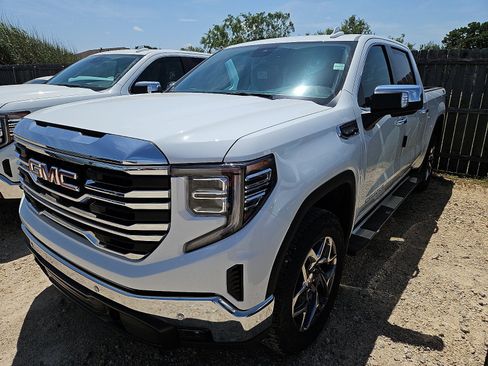 New 2026 GMC Sierra 1500 SLT AWD/4WD image 1