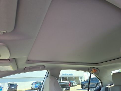 Used 2021 Toyota Camry XSE FWD image 19