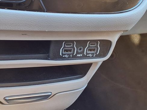 Used 2023 Chrysler Voyager LX image 16