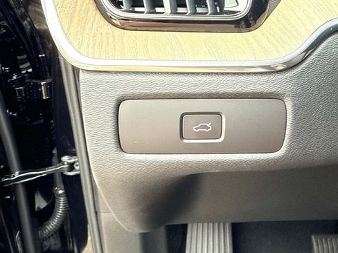New 2026 Volvo XC60 B5 Plus w/ Climate Package image 30