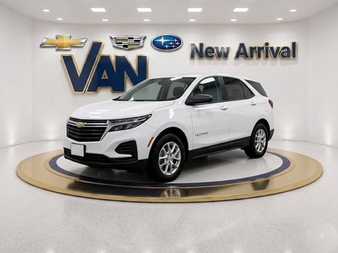 Used 2024 Chevrolet Equinox LS w/ LS Convenience Package AWD/4WD image 1