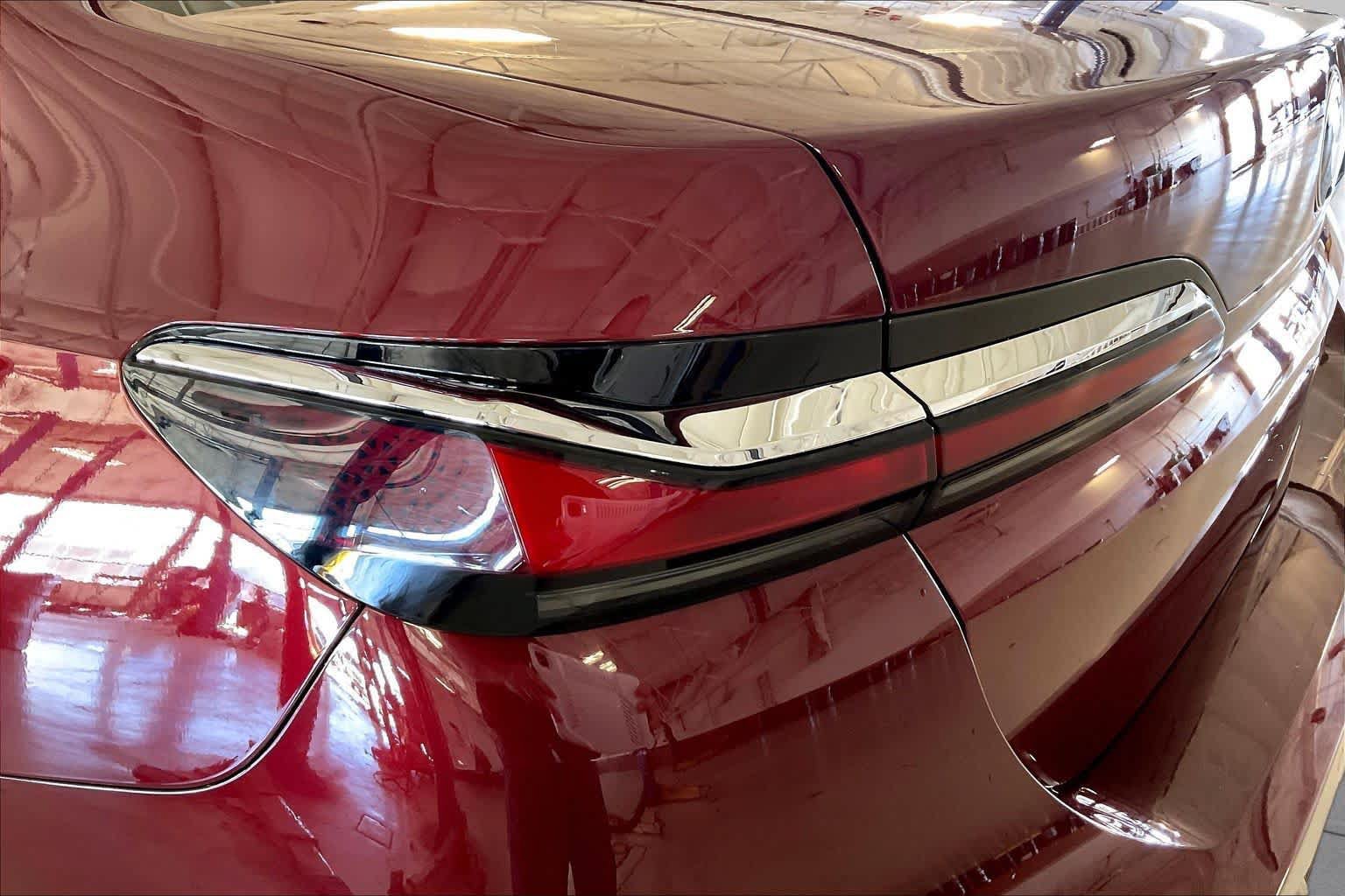 Used 2023 BMW 740i RWD image 26