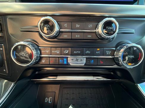 Used 2023 Ford F150 Lariat w/ Equipment Group 502A High AWD/4WD image 25