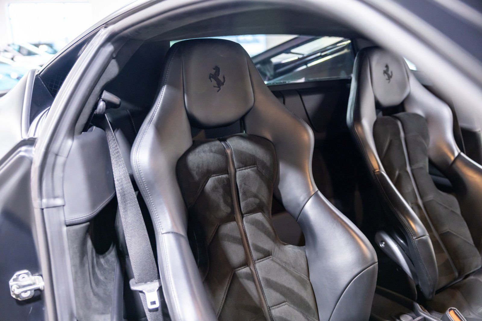 Used 2011 Ferrari 458 Italia Coupe RWD image 31
