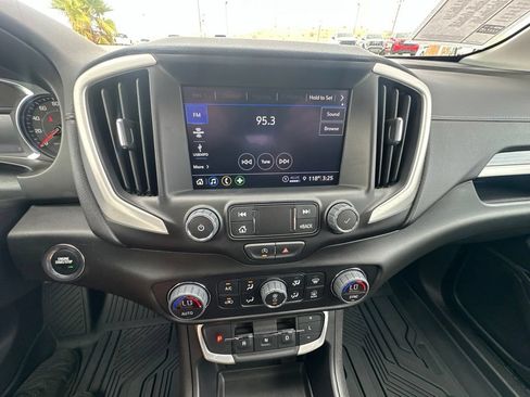 Used 2024 GMC Terrain SLT AWD/4WD image 31