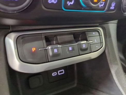 Used 2023 GMC Acadia SLE w/ Driver Convenience Package image 15