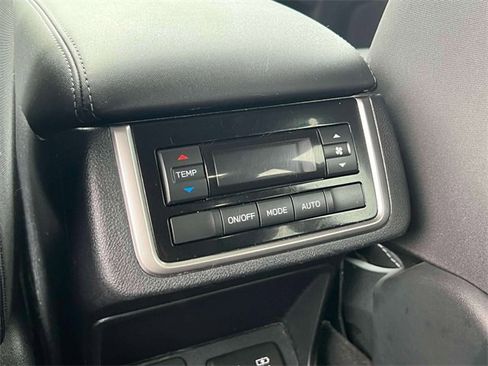 Used 2021 Subaru Ascent Premium image 16