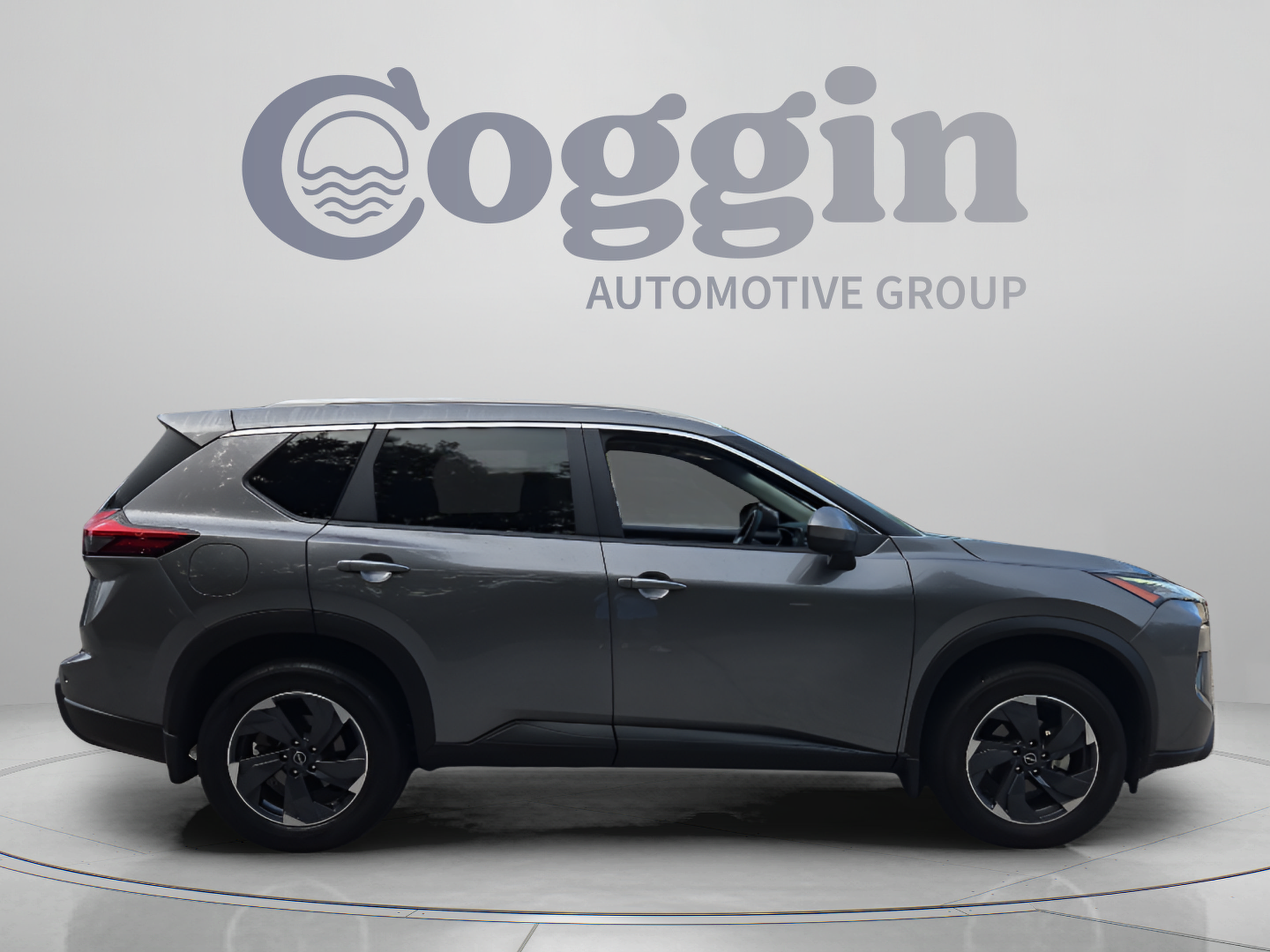 Used 2025 Nissan Rogue SV w/ SV Premium Package FWD image 6