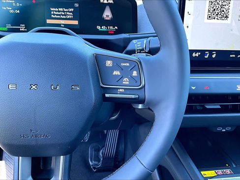 Used 2026 Lexus ES 350e w/ Convenience Package FWD image 23