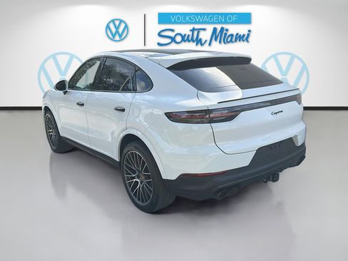 Used 2023 Porsche Cayenne Platinum Edition image 5