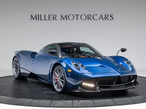 Used 2014 Pagani Huayra image 2