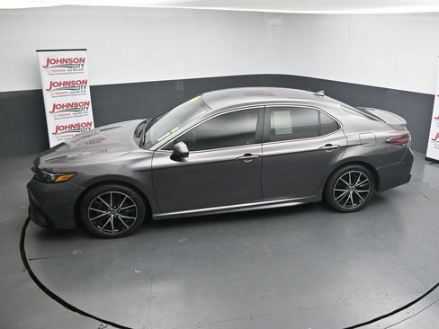 Used 2021 Toyota Camry SE FWD image 28