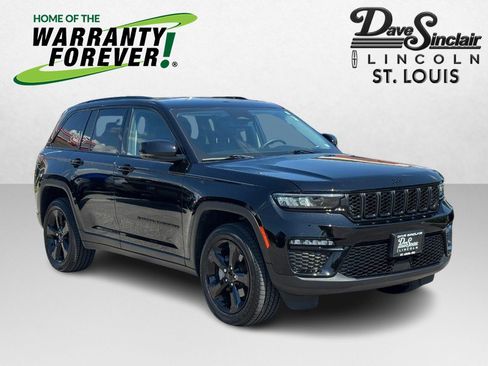 Used 2023 Jeep Grand Cherokee Limited w/ Black Appearance Package AWD/4WD image 1