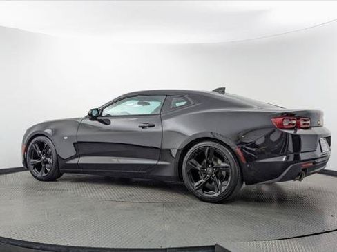 Used 2020 Chevrolet Camaro LT RWD image 6
