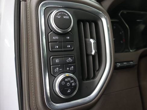 Used 2022 GMC Sierra 3500 Denali w/ Denali Ultimate Package AWD/4WD image 54