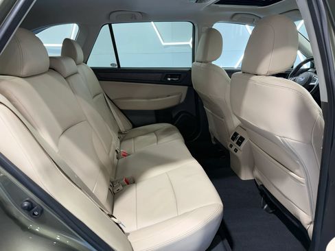 Used 2017 Subaru Outback 2.5i Limited AWD/4WD image 28