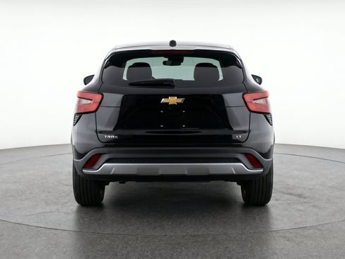 Used 2025 Chevrolet Trax LT FWD image 7