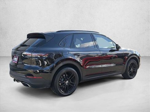 Used 2022 Porsche Cayenne image 5