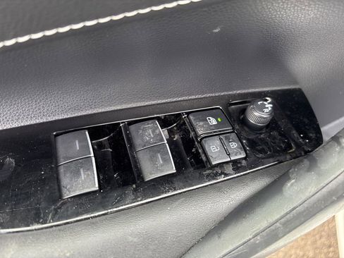 Used 2022 Toyota Corolla SE image 16