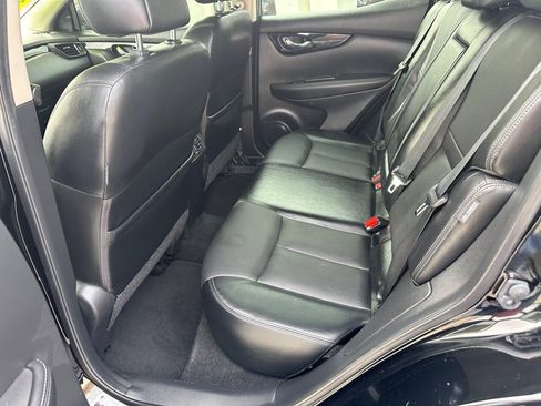 Used 2022 Nissan Rogue Sport SL w/ Premium Package image 22