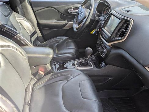 Used 2017 Jeep Cherokee Latitude w/ True North Edition AWD/4WD image 19