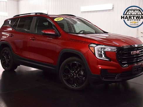 Used 2022 GMC Terrain SLE w/ Driver Convenience Package AWD/4WD image 1