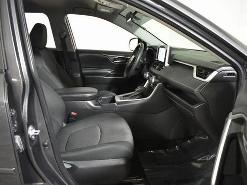 Used 2023 Toyota RAV4 XLE image 33