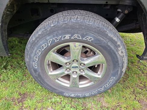 Used 2019 Ford F150 XLT w/ Equipment Group 302A Luxury AWD/4WD image 4