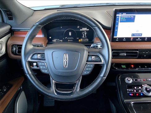 Used 2022 Lincoln Nautilus Reserve w/ Equipment Group 202A image 5