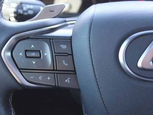 Used 2024 Lexus LX 600 4WD w/ Luxury Package image 29