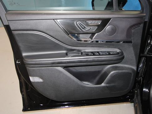 Used 2024 Lincoln Corsair AWD w/ Equipment Group 101A image 5