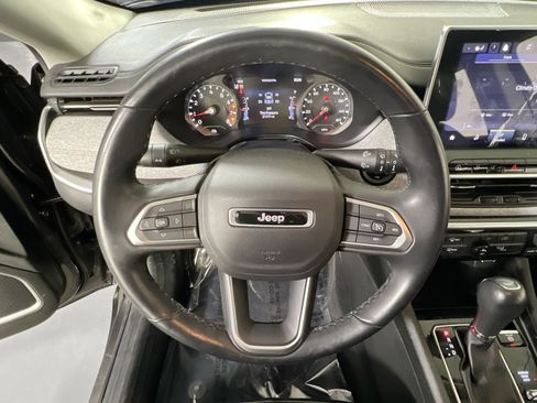 Used 2022 Jeep Compass Latitude AWD/4WD image 11