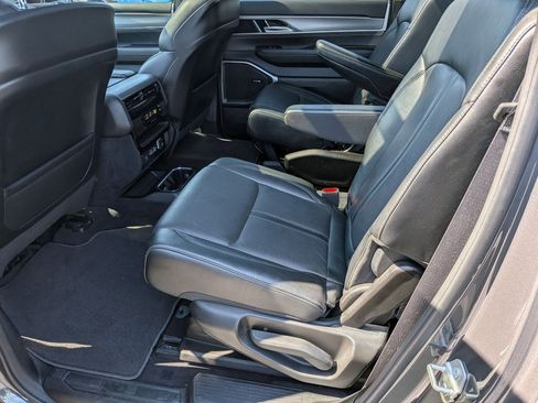 Certified 2024 Jeep Wagoneer L Series II AWD/4WD image 30