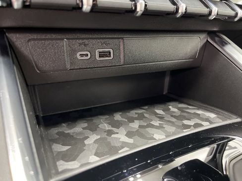 New 2026 GMC Canyon Elevation w/ Convenience Package image 16